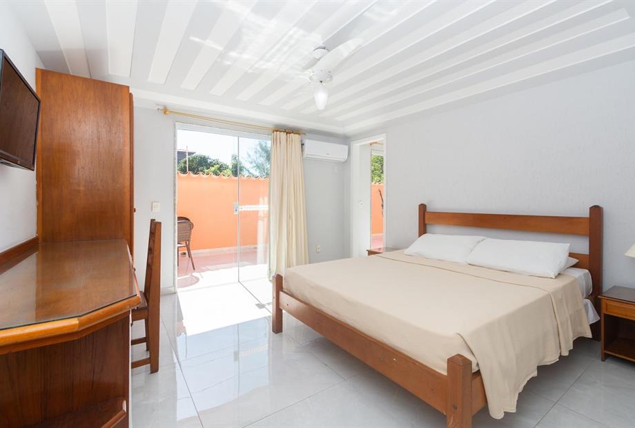 rob_7873 (resized).jpg