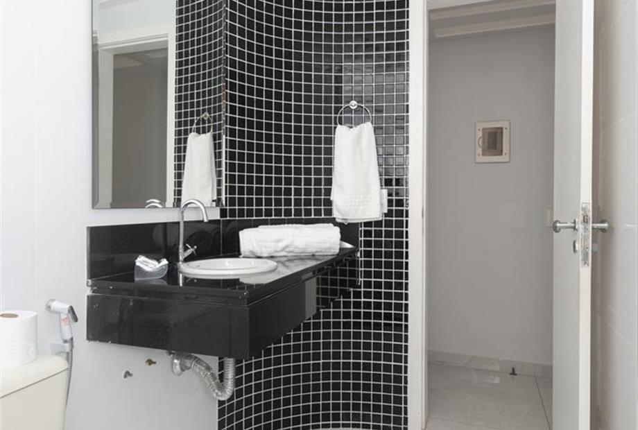 rob_7876 (resized).jpg