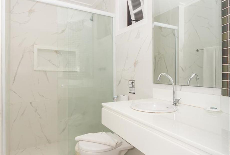 rob_7904 (resized).jpg