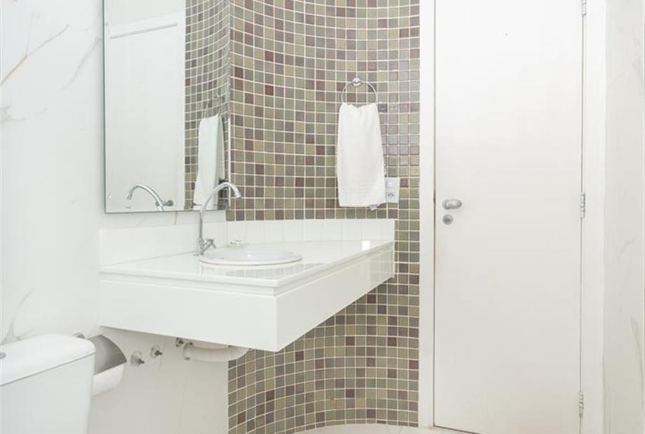 rob_7905 (resized).jpg