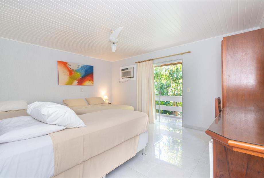 rob_7920 (resized).jpg