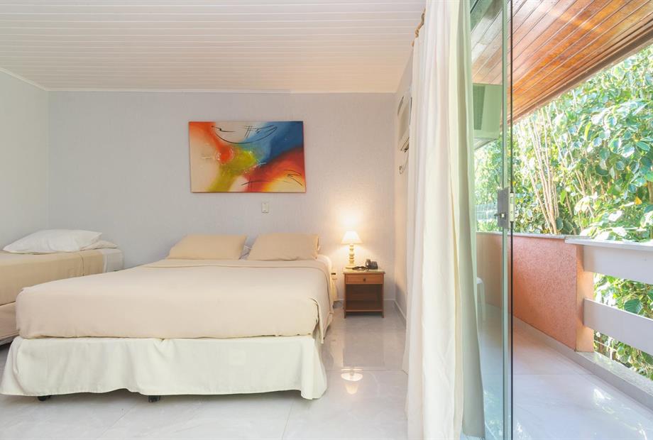 rob_7925 (resized).jpg