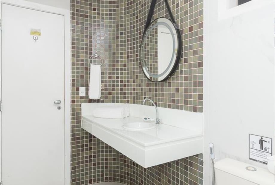 rob_7930 (resized).jpg