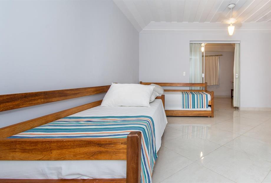 rob_8337 (resized).jpg