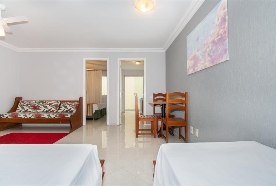 rob_8436 (resized).jpg