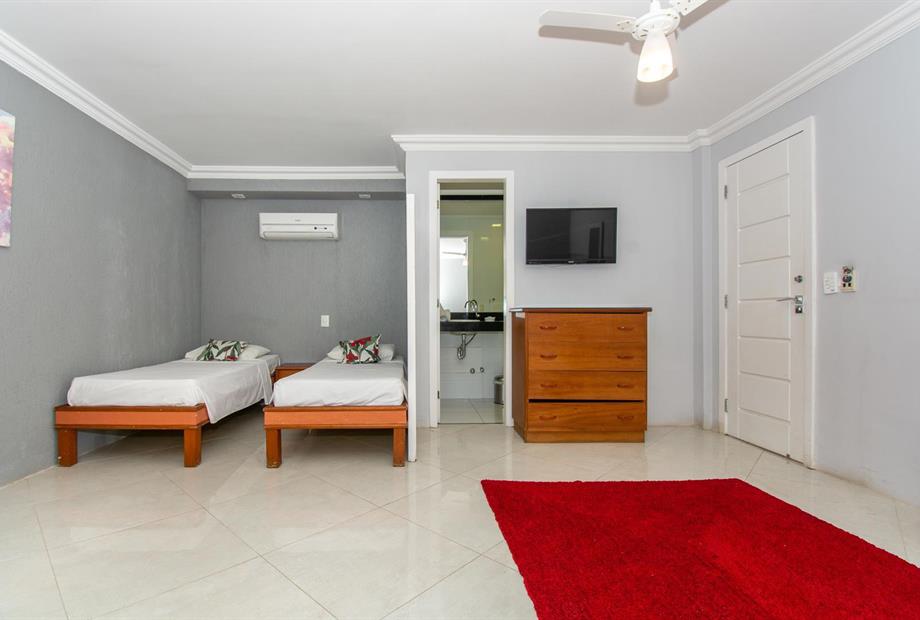 rob_8433 (resized).jpg