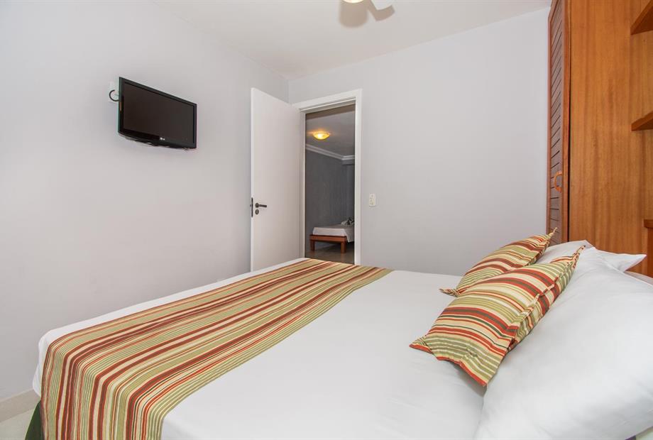 rob_8439 (resized).jpg