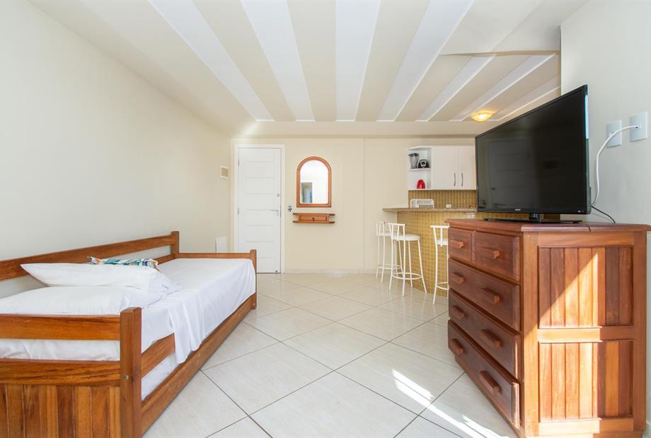 rob_8667 (resized).jpg