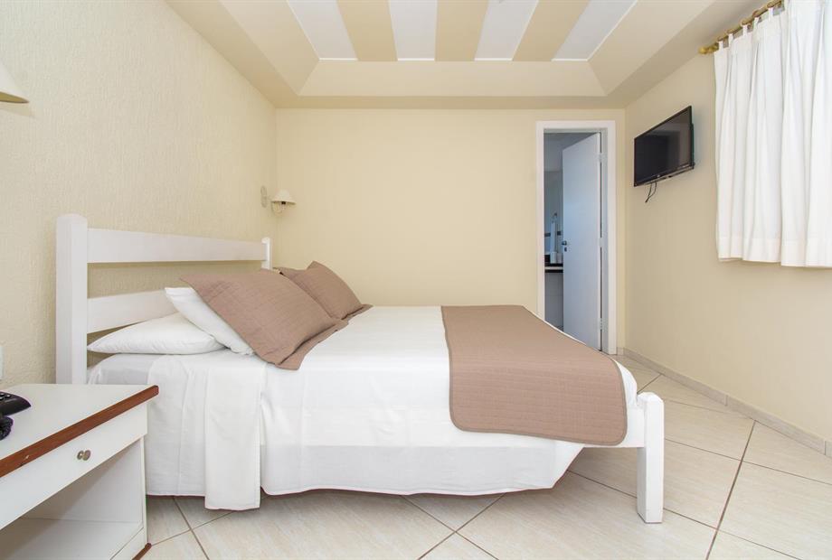 rob_8670 (resized).jpg