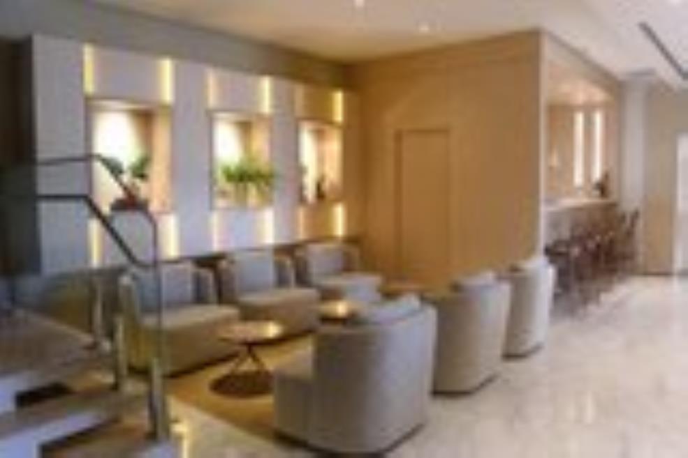 lobby bar 2.jpg