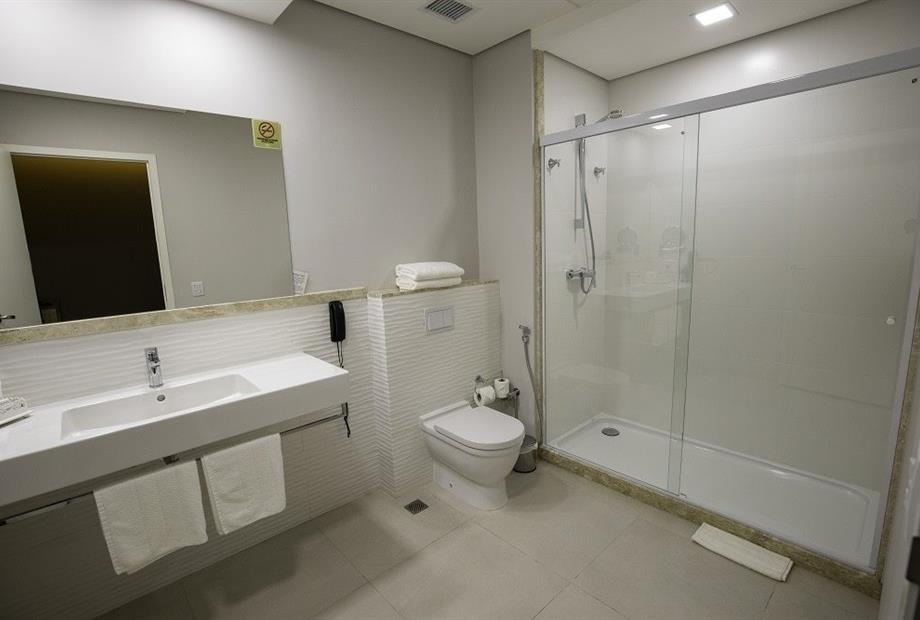 banheiro suite luxo.jpg