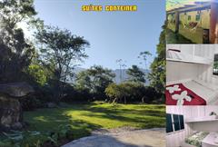 Suite Simples Conteiner com janela e ventilador