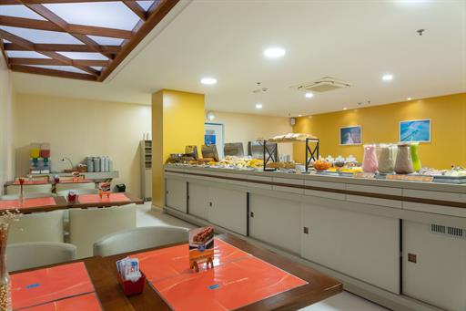 café da manhã _ hotel verano 3.jpg