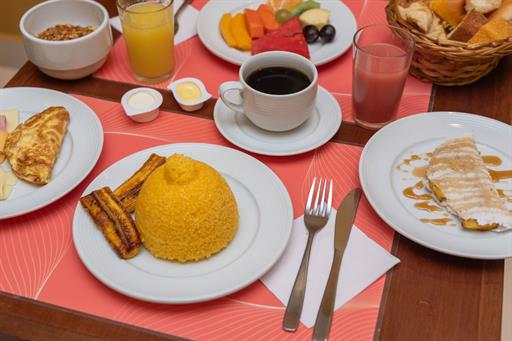 café da manhã _ hotel verano 10.jpg