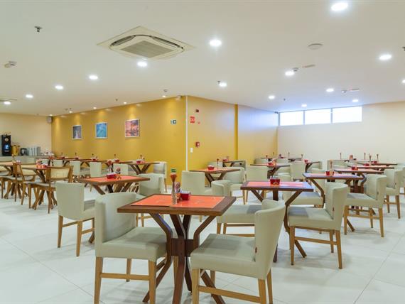 café da manhã _ hotel verano 4.jpg