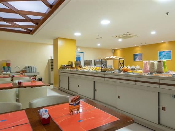 café da manhã _ hotel verano 3.jpg