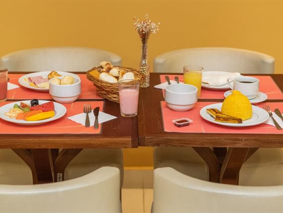 café da manhã _ hotel verano 13.jpg