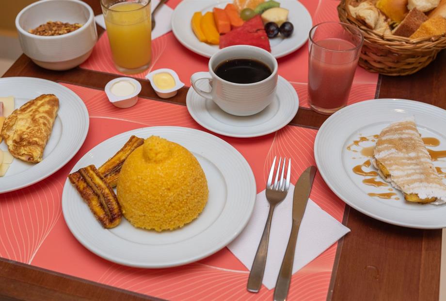 café da manhã _ hotel verano 10.jpg