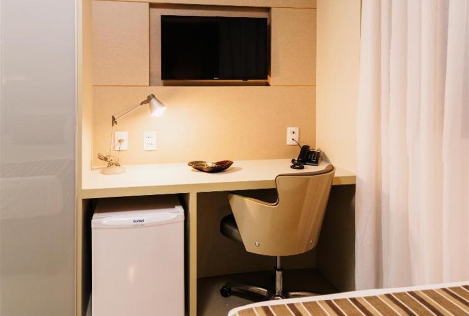 foto mesa de traalho.jpg