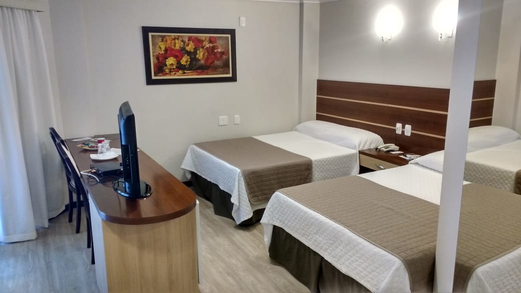 uh 401 quarto amplo.jpg