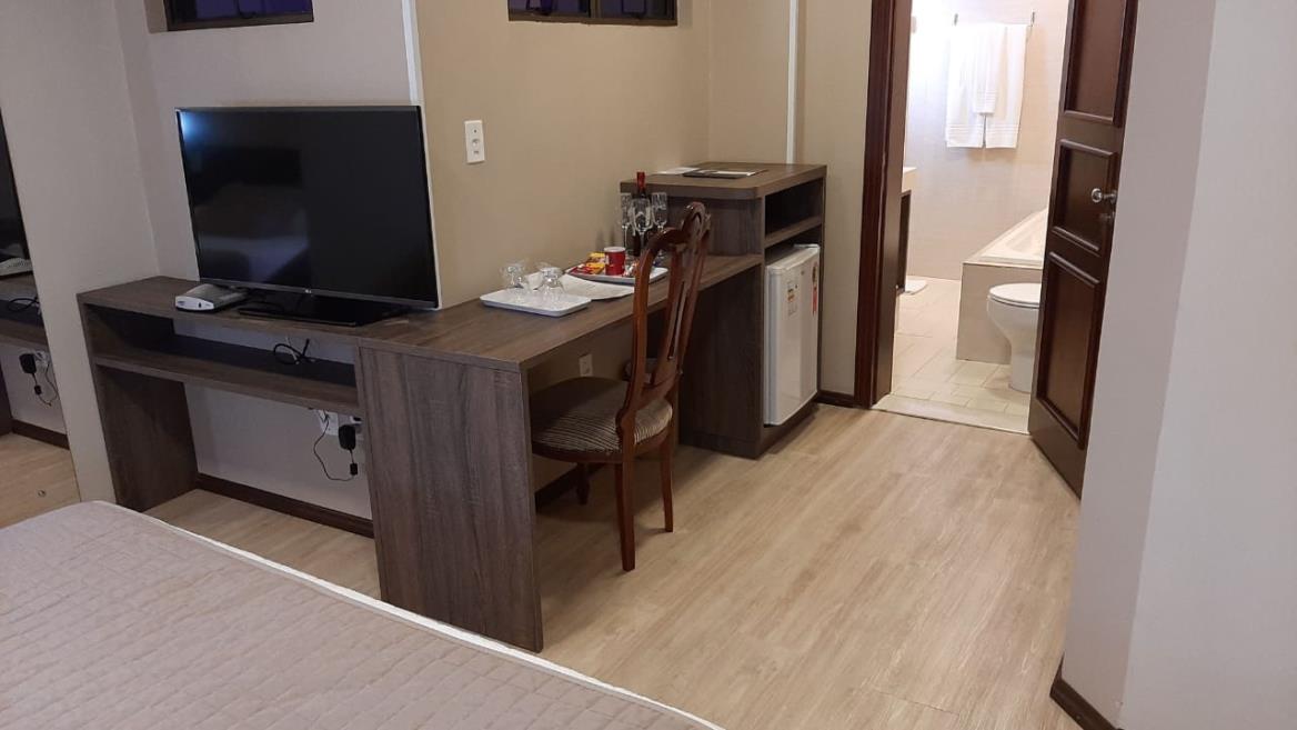 suite 706.jpg
