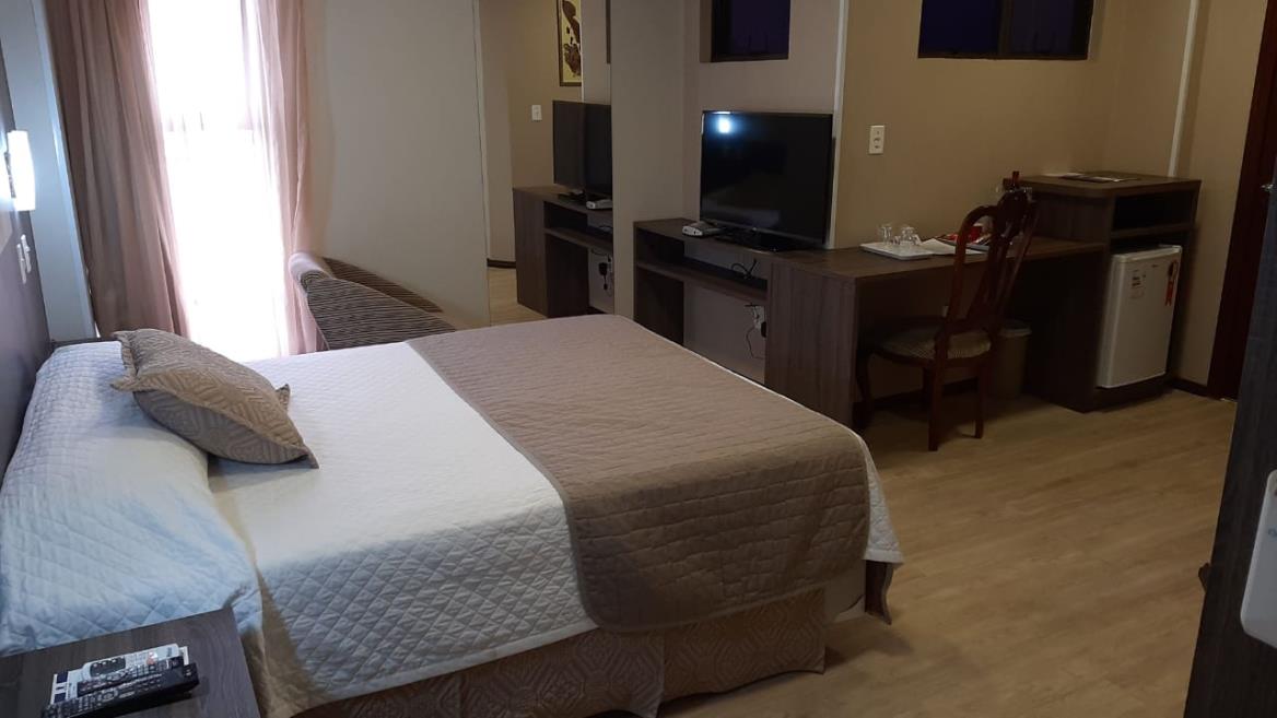 quarto suite 706.jpg