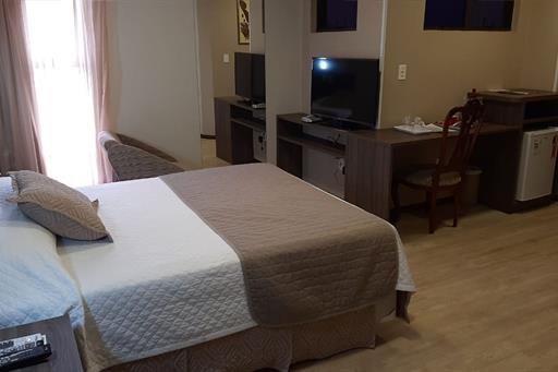 quarto suite 706.jpg