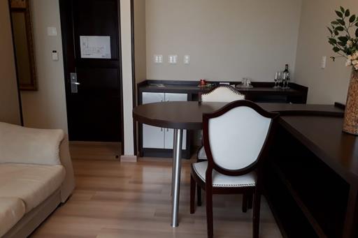 sala entrada suite 702.jpg