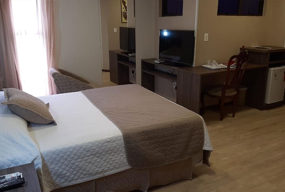 quarto suite 706.jpg