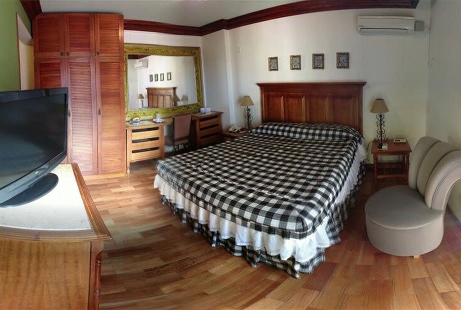 suite 703 quarto reduzida site.jpg