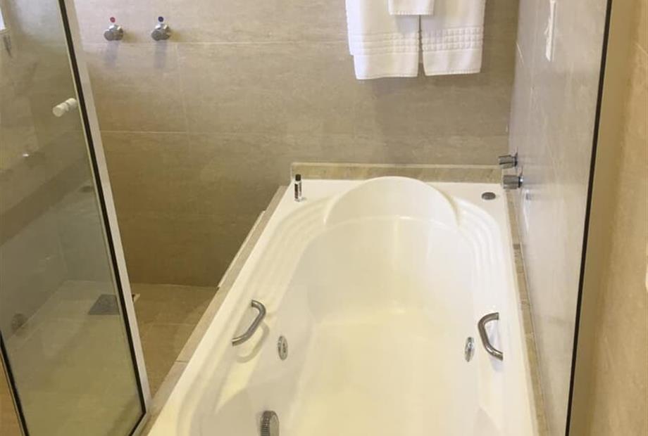 banheiro suite 700.jpg