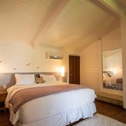 SUITE DUPLA COM HIDRO VISTA LATERAL AO MAR