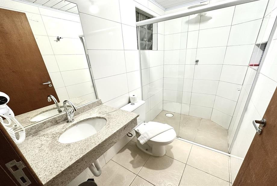 apto 46 banheiro.jpg
