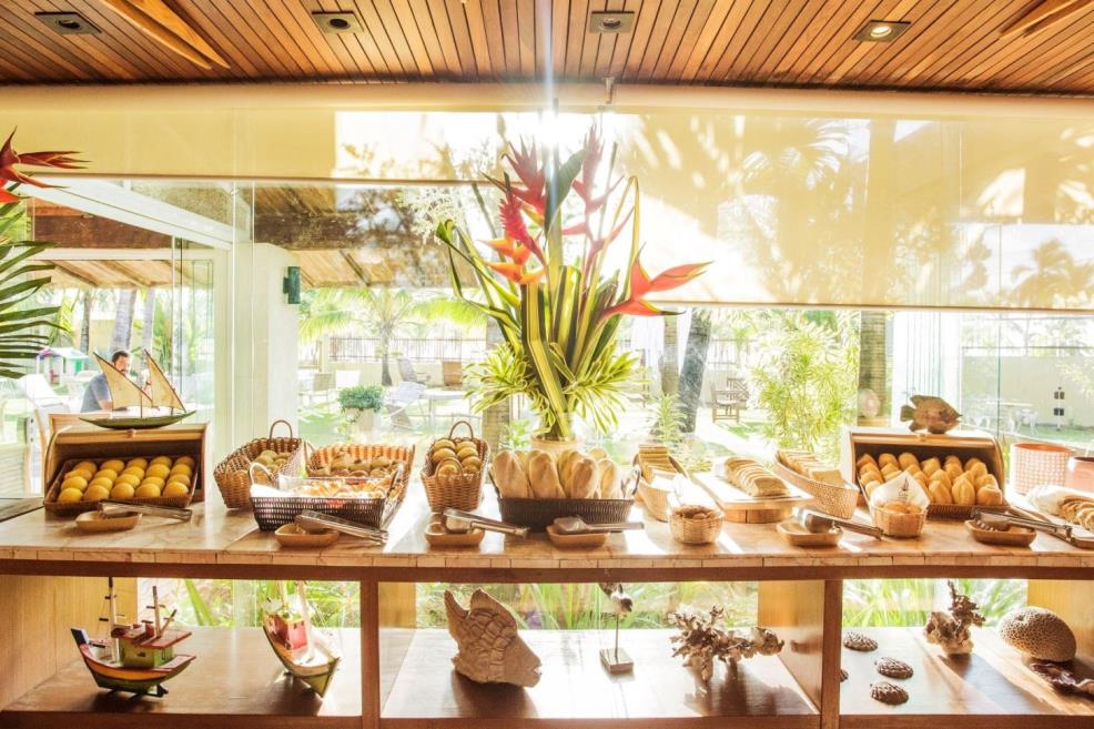 buffet pães menor.jpg