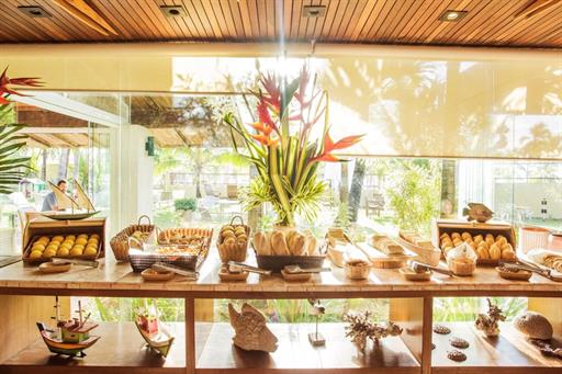 buffet pães menor.jpg