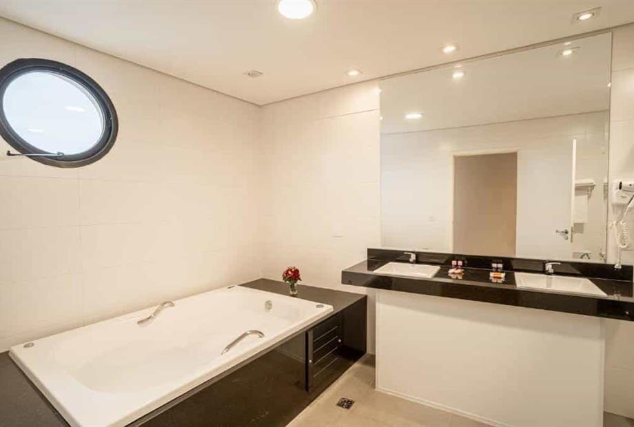 toalete vista entrada.jpg