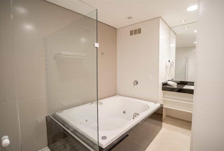 toalete vista fundo direiro.jpg