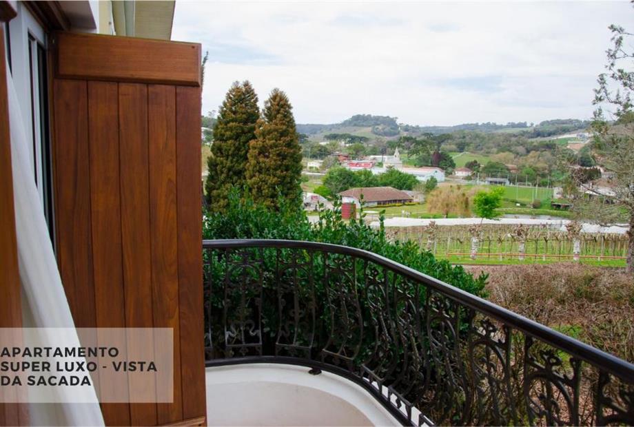 super luxo -222250774.jpg