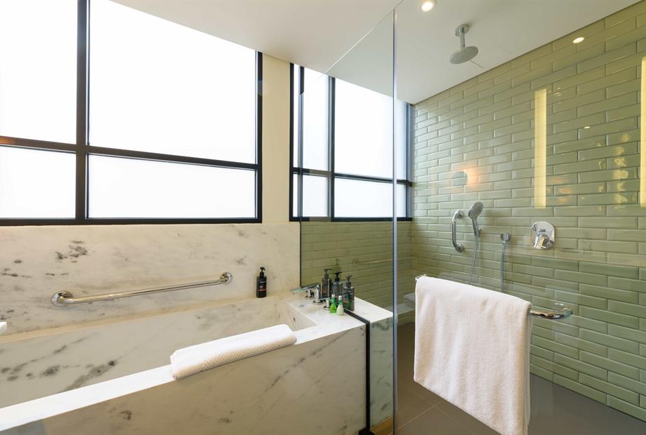 suite_2533 (1) (1).jpg