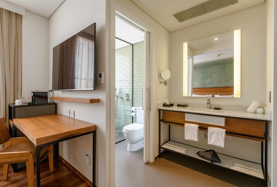 1 king bed standard_6032.jpg