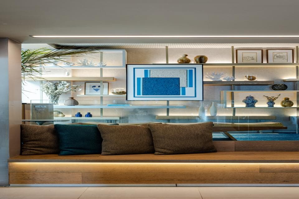 lobby 5.jpg