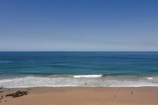 praia em frente ao hotel.jpg