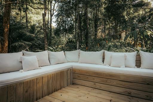 sofá piscina (1).jpg