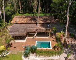 Bangalô com piscina privativa