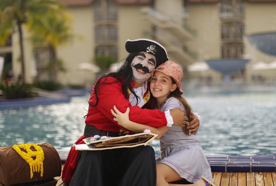 pirata e criança.jpg