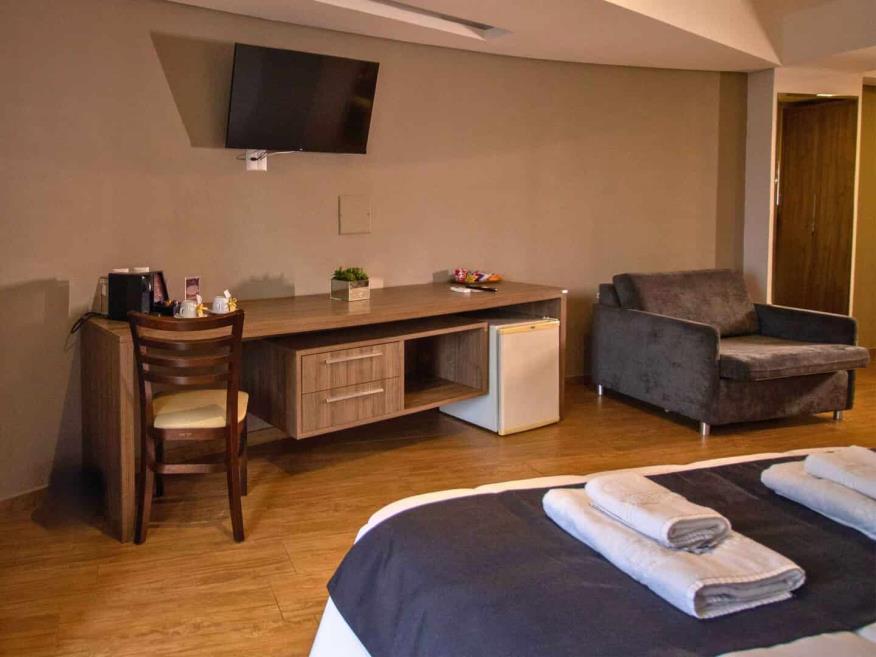 suite executiva tv e cama.jpg