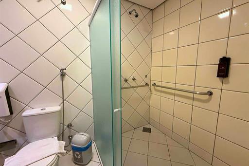 banheiro master 2.jpg