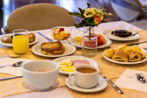 café , mesa posta gb.jpg