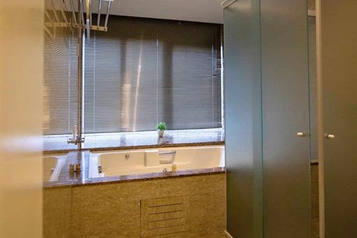 banheira e box suíte master.jpg