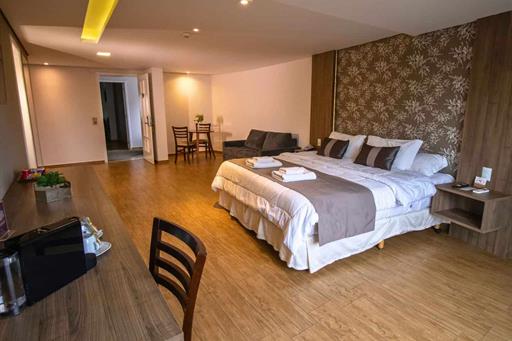 suíte master e sofá.jpg